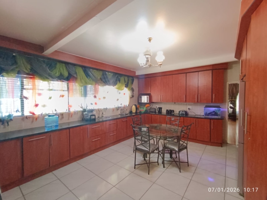 5 Bedroom Property for Sale in Wilkeville North West